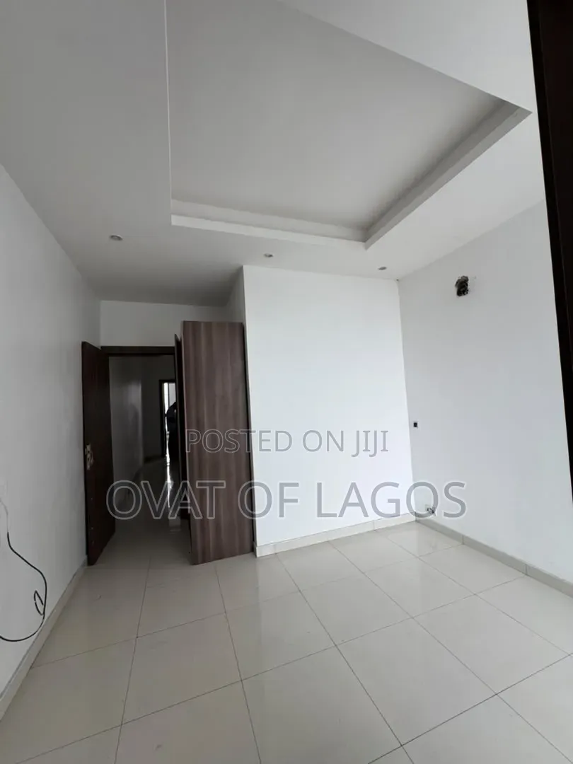 4bdrm Duplex in Lekki Phase 1 for rent