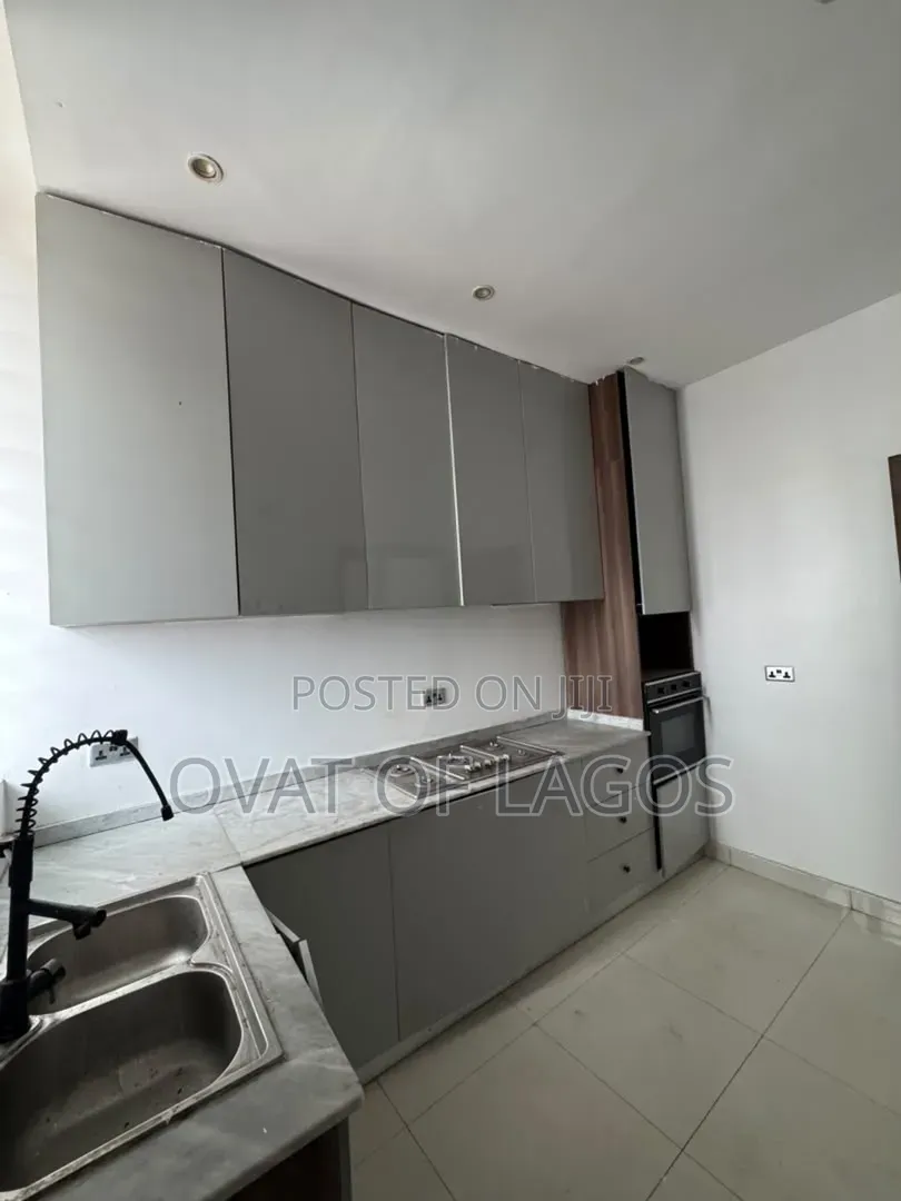4bdrm Duplex in Lekki Phase 1 for rent