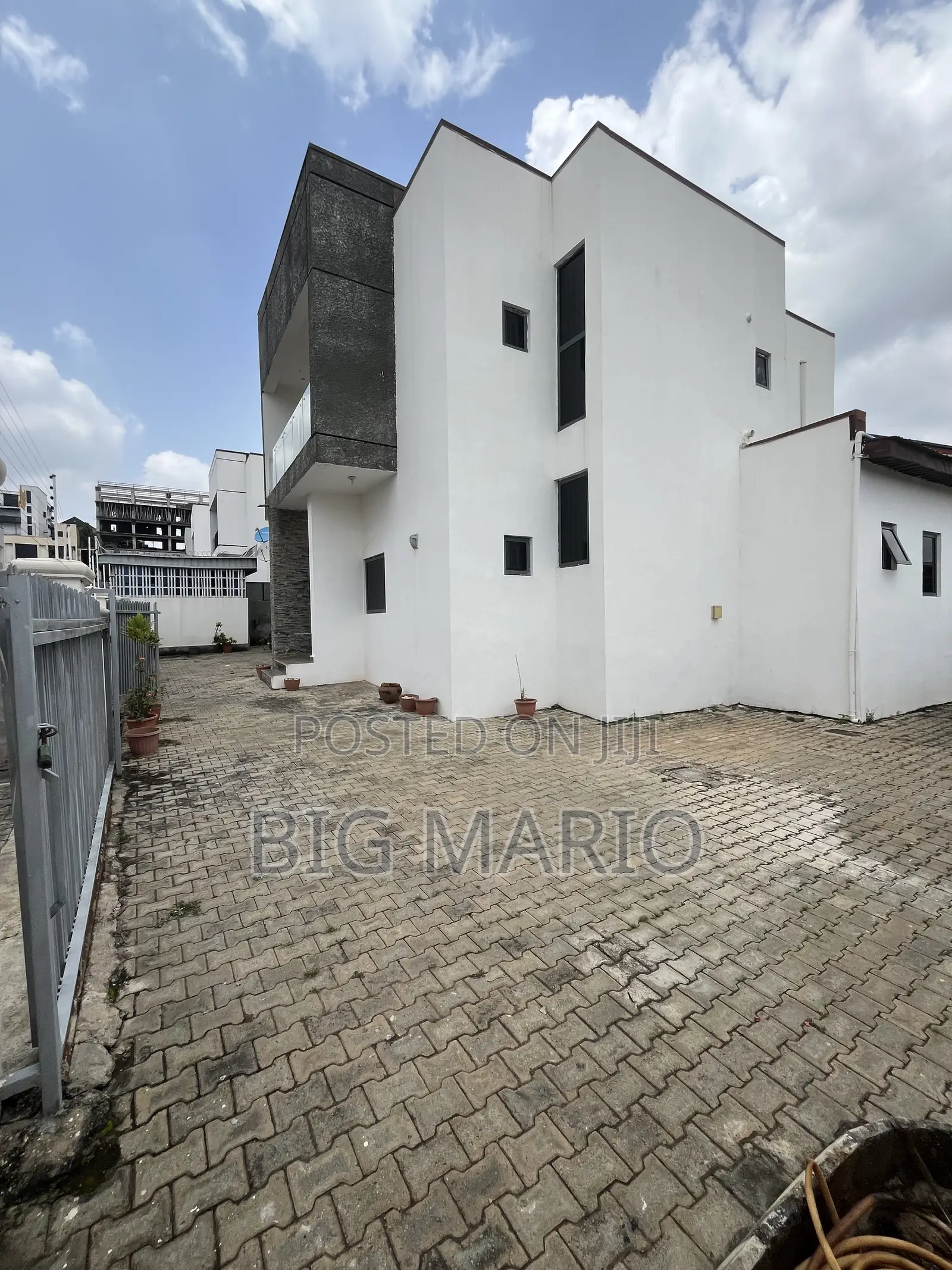 Furnished 4bdrm Duplex in Guzape Main for rent