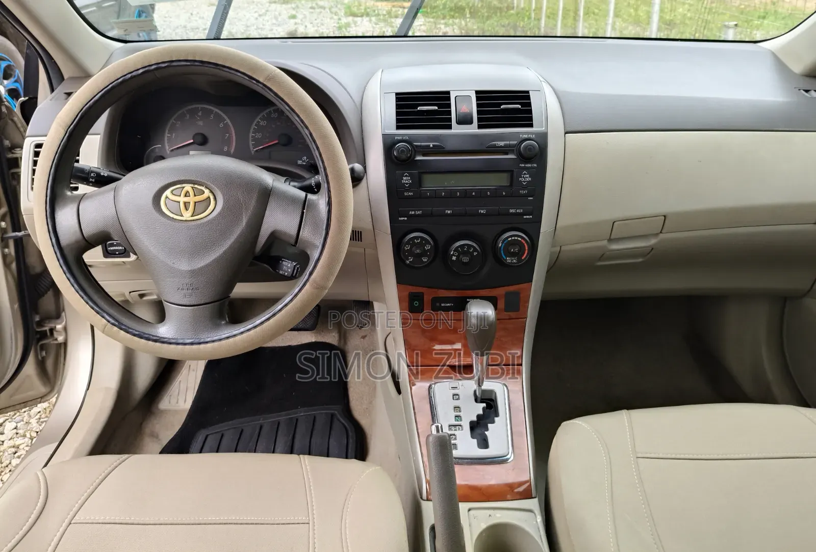 Toyota Corolla LE 4dr Sedan (1.8L 4 cyl 4A) 2009 Gold