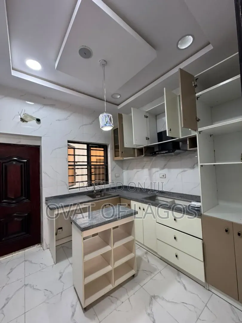 2bdrm Apartment in Orchid, Lekki Expressway for rent