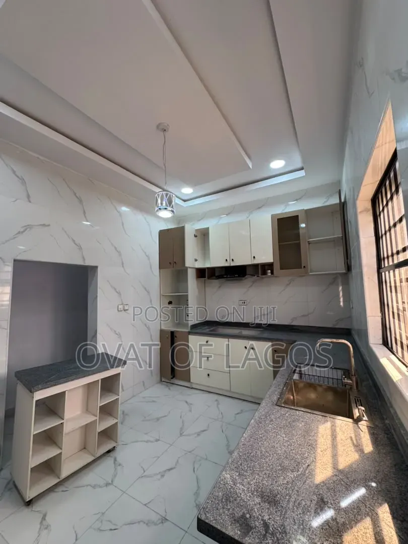 4bdrm Apartment in Orchid, Lekki Expressway for rent