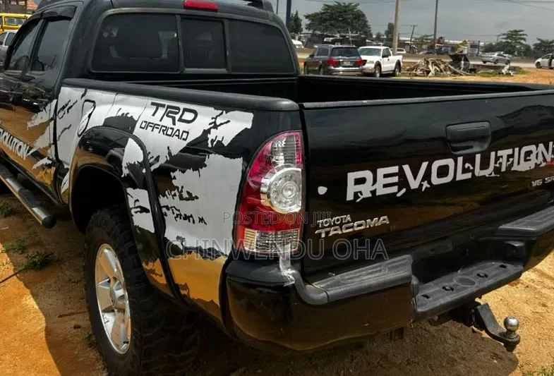 Toyota Tacoma 2013 Black