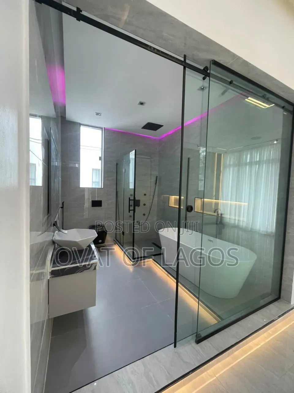 5bdrm Duplex in Osapa london for sale