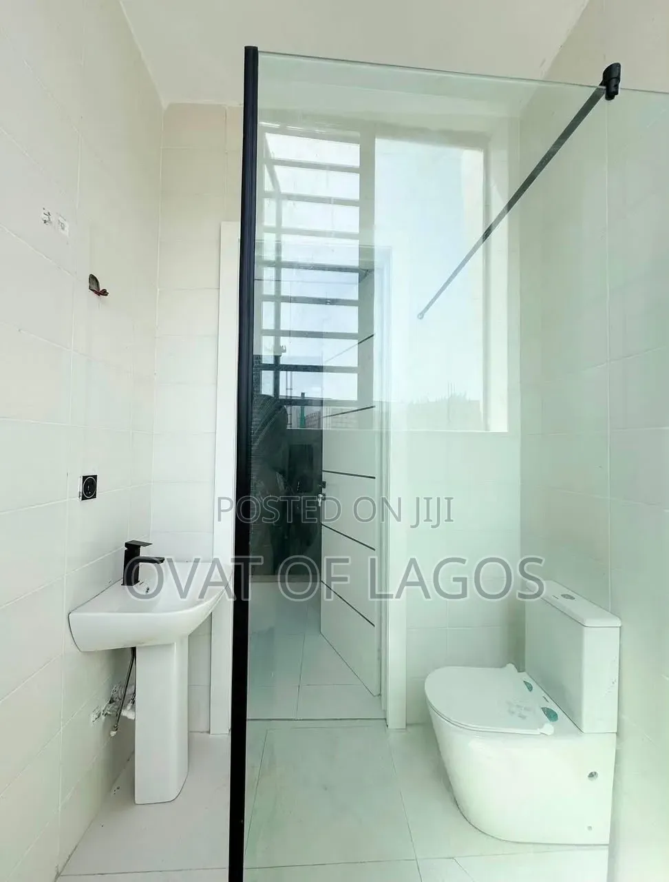 3bdrm Duplex in Ikota for sale