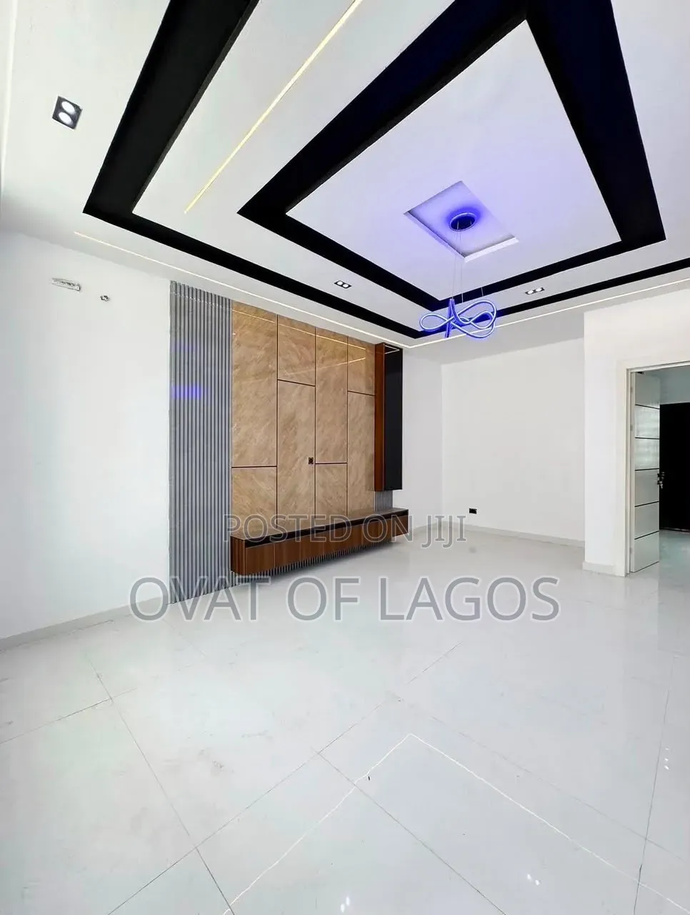 3bdrm Duplex in Ikota for sale