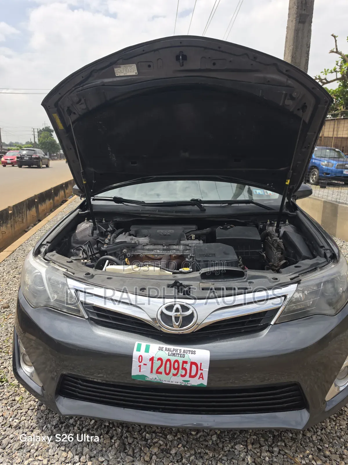 Toyota Camry LE 4dr Sedan (2.5L 4cyl 6A) 2012 Gray