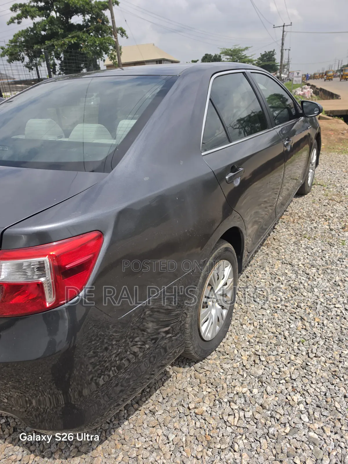 Toyota Camry LE 4dr Sedan (2.5L 4cyl 6A) 2012 Gray
