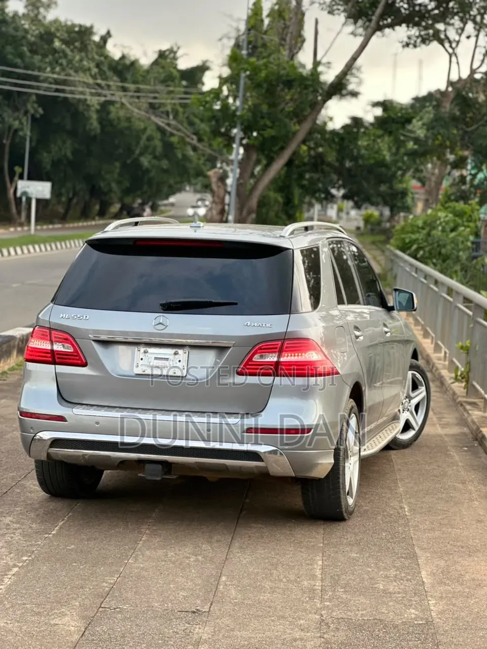 Mercedes-Benz M Class ML63 AMG 4dr SUV AWD (5.5L 8cyl Turbo 7A) 2015