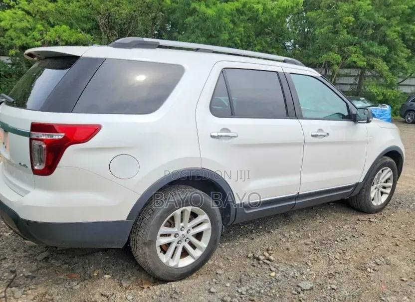 Ford Explorer 4dr SUV AWD (3.5L 6cyl 6A) 2014 White