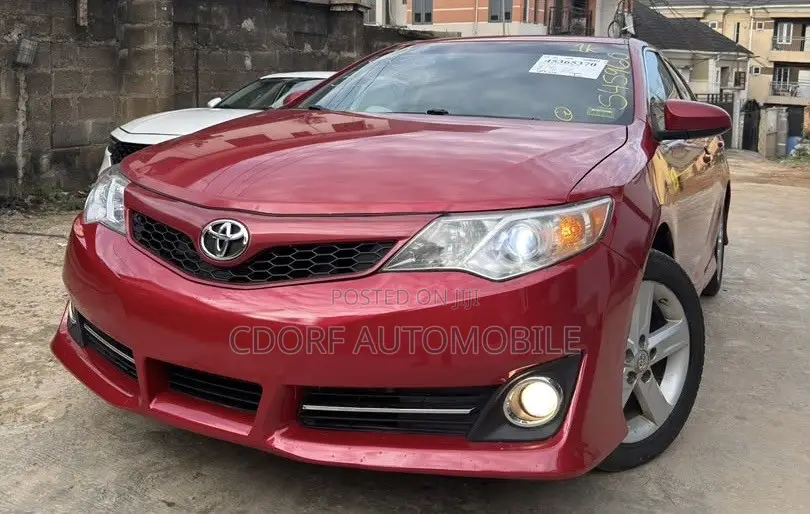Toyota Camry SE 4dr Sedan (2.5L 4cyl 6A) 2013 Red