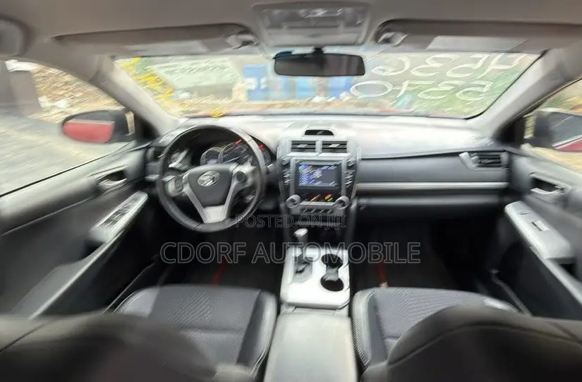 Toyota Camry SE 4dr Sedan (2.5L 4cyl 6A) 2013 Red