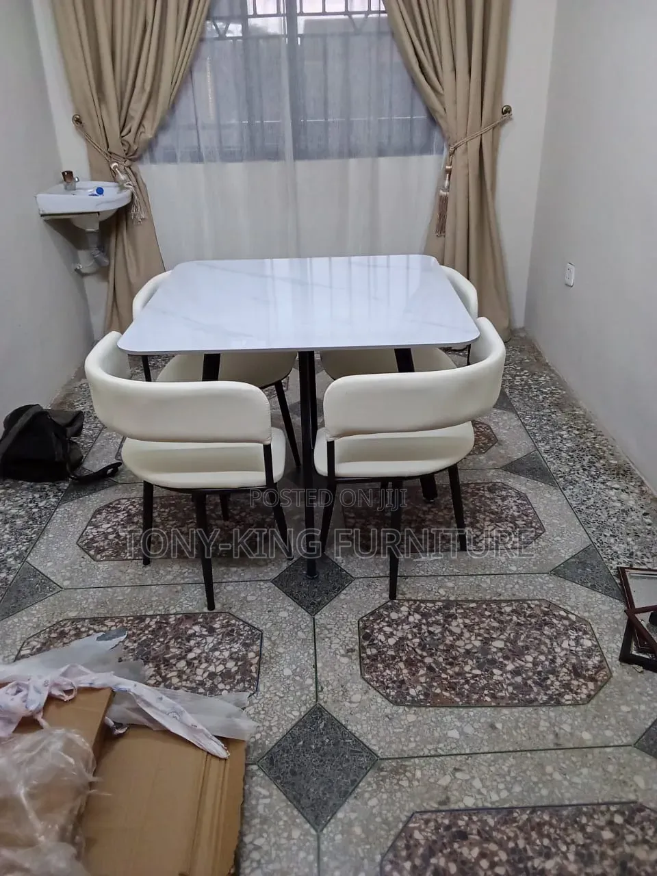 Modern 4-Seater Square Dining Set With a White Marble Top