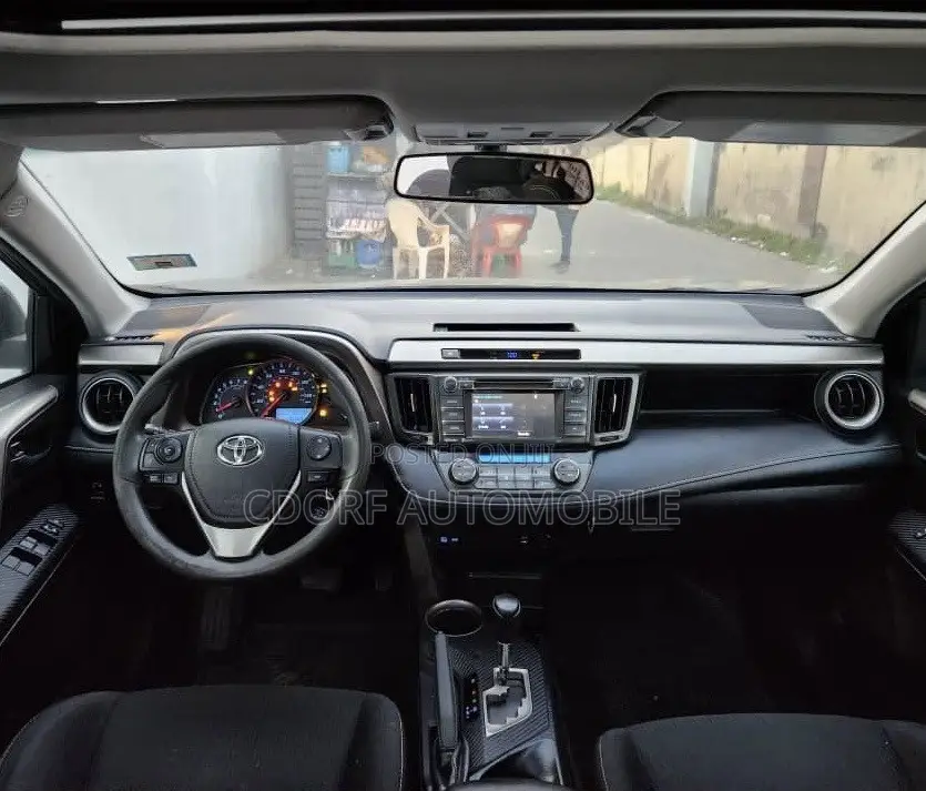 Toyota RAV4 XLE 4dr SUV (2.5L 4cyl 6A) 2014 Gray