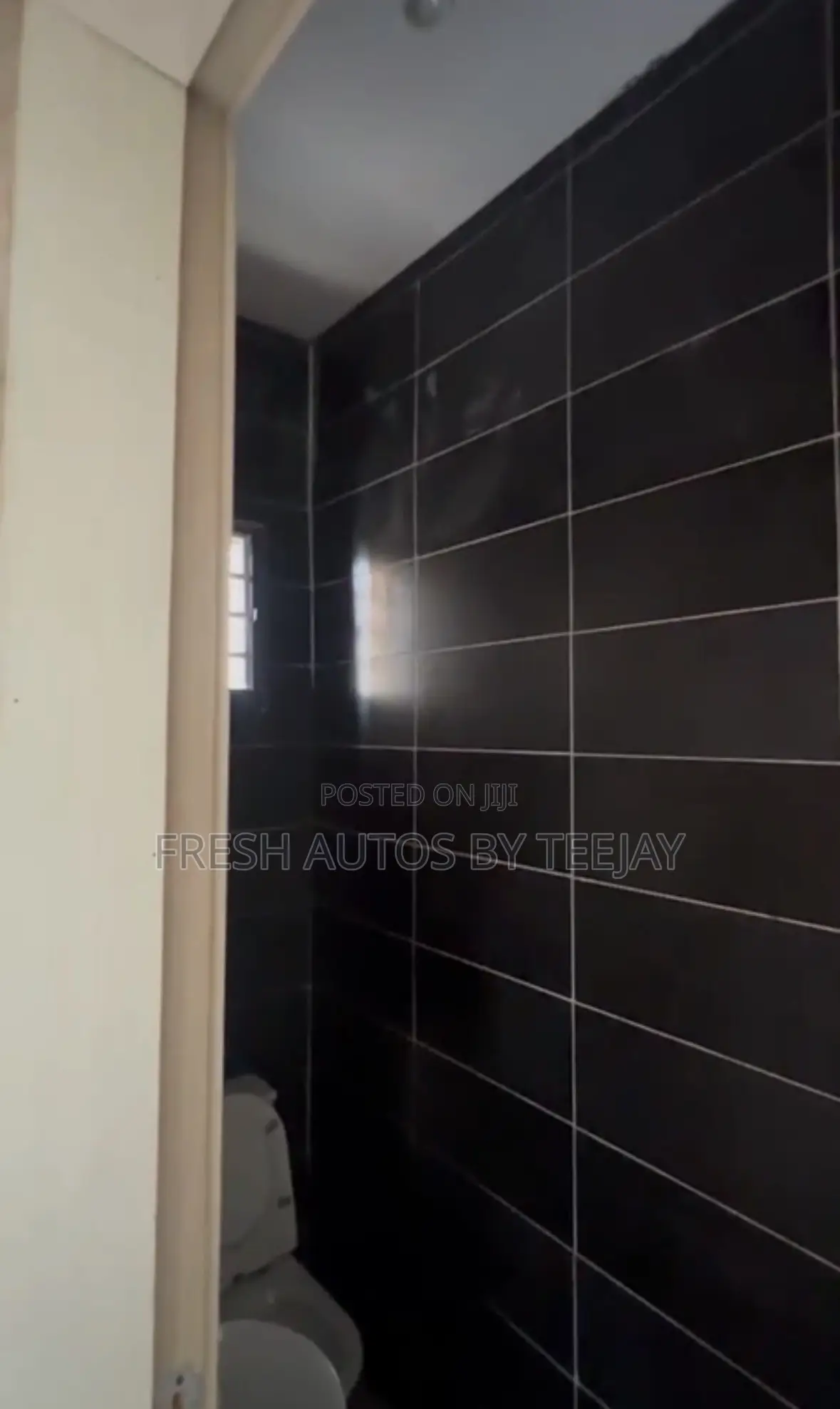 3bdrm Block of Flats in Omole Phase2 Estate for rent