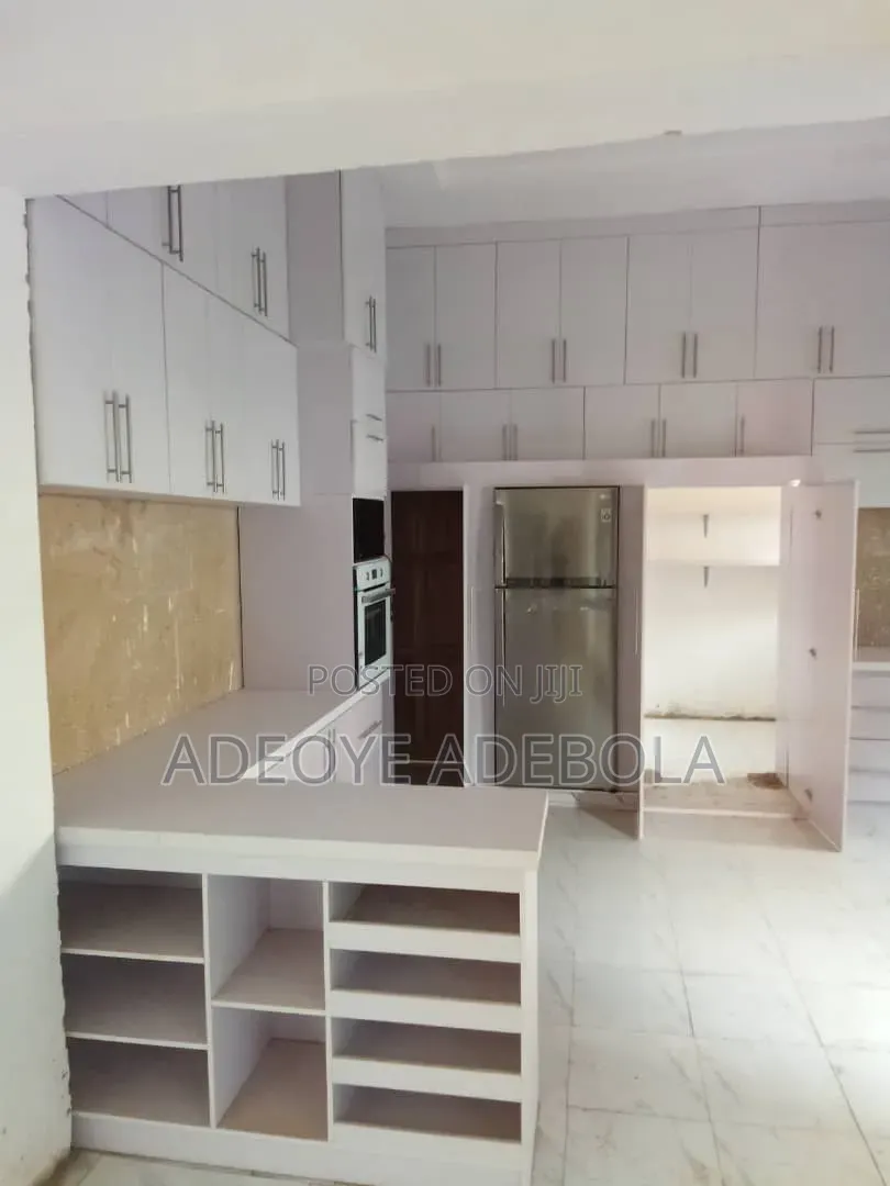 Grand Style Kitchen Cabinet