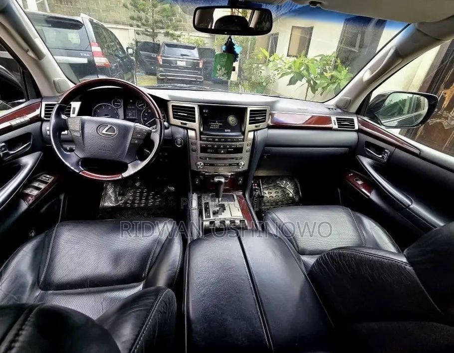 Lexus LX 570 AWD 2013 Black