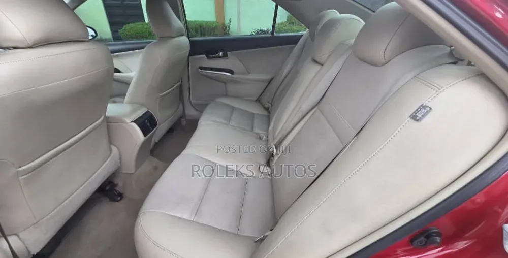 Toyota Camry XLE 4dr Sedan (2.5L 4cyl 6A) 2012 Red