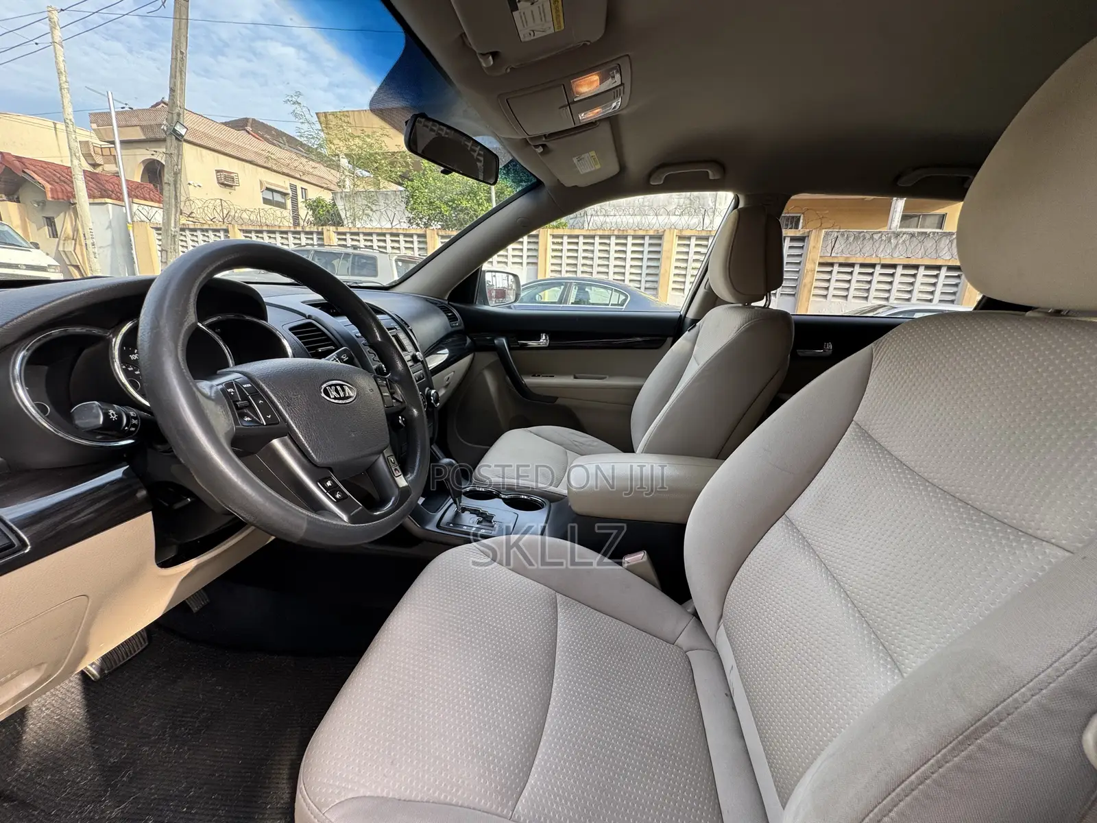 Kia Sorento 2010 White