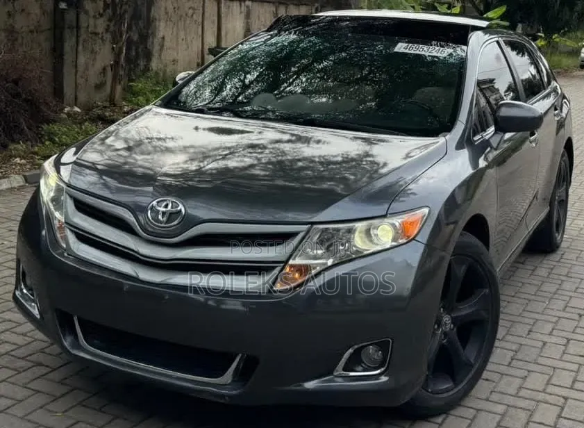 Toyota Venza V6 AWD 2010 Brown