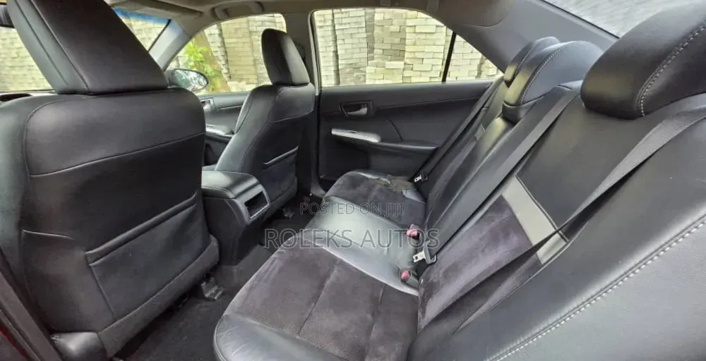 Toyota Camry SE 4dr Sedan (2.5L 4cyl 6A) 2012 Red