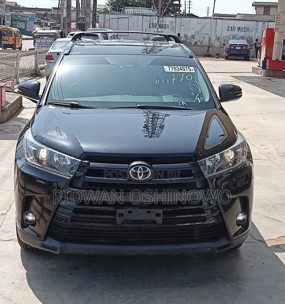 Toyota Highlander SE 2019 Black