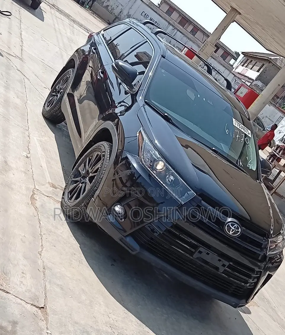Toyota Highlander SE 2019 Black