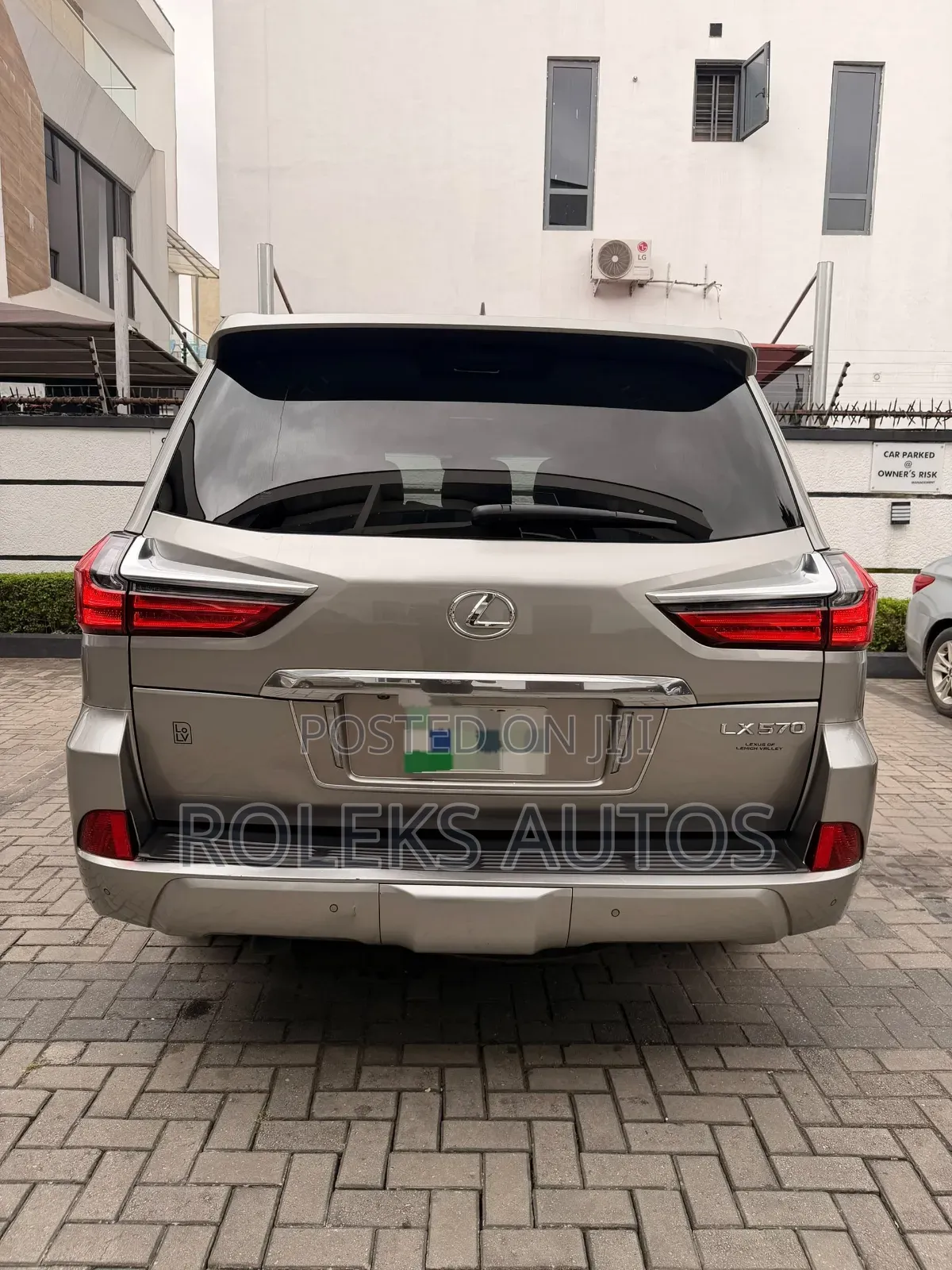 Lexus LX 570 AWD 2021 Gold