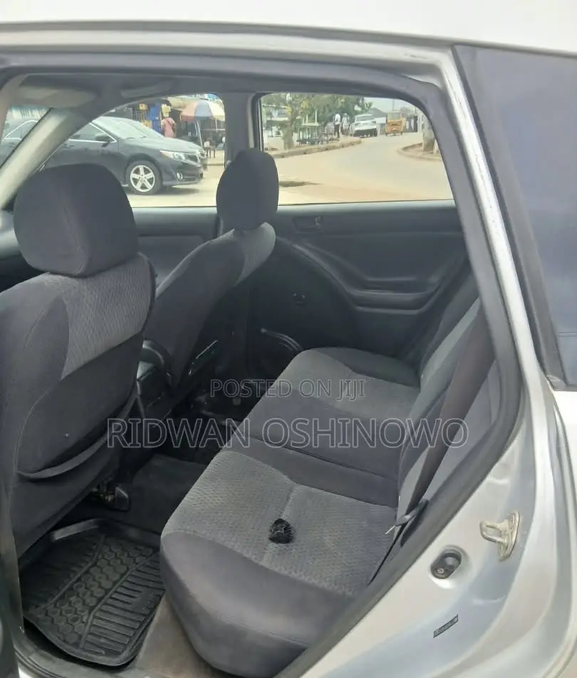 Toyota Matrix 2005 Silver