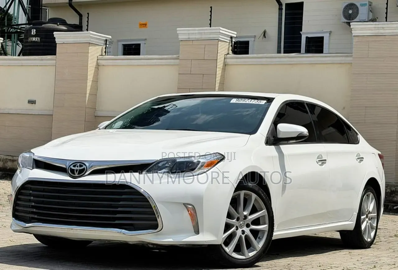 Toyota Avalon Limited 4dr Sedan (3.5L 6cyl 6A) 2014 White
