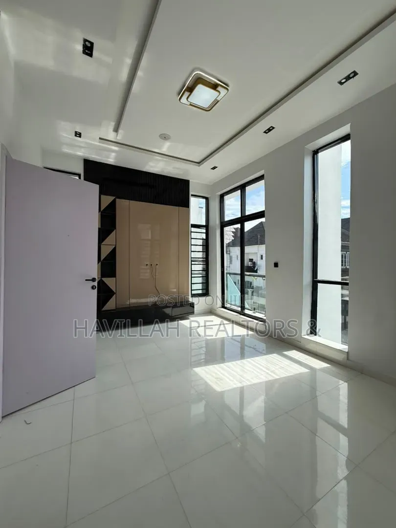 4bdrm Duplex in Lekki Phase 1 for sale
