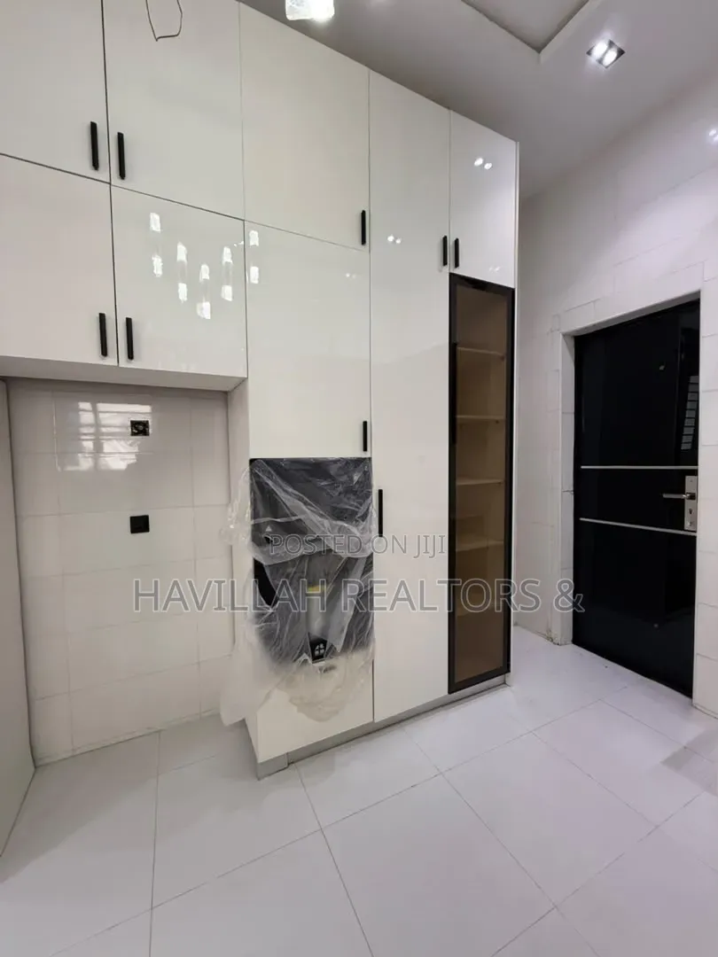 4bdrm Duplex in Lekki Phase 1 for sale