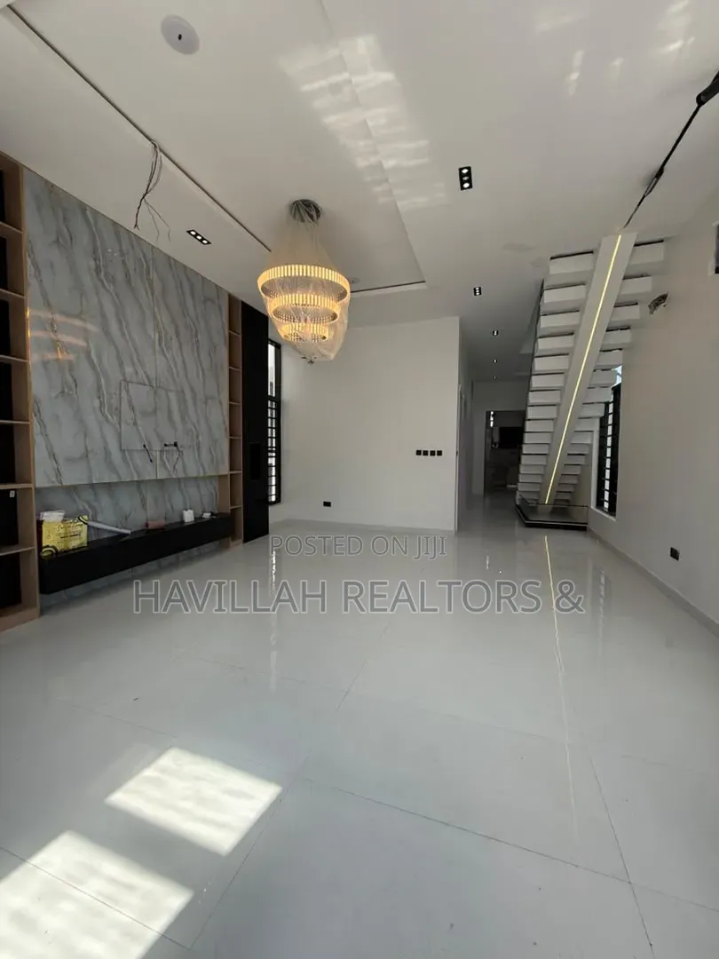 4bdrm Duplex in Lekki Phase 1 for sale