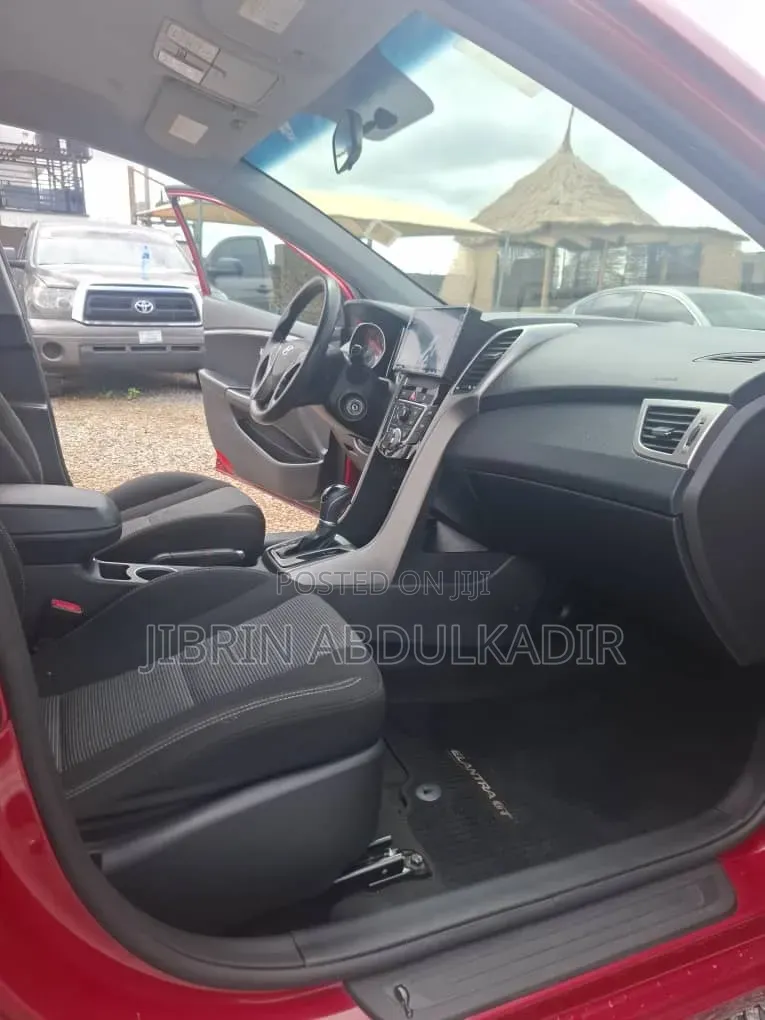 Hyundai Elantra Limited 4dr Sedan (1.8L 4cyl 6A) 2014 Red