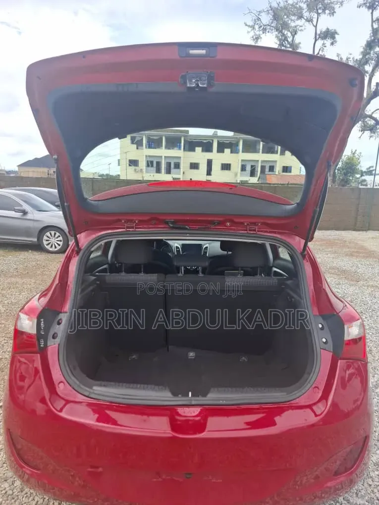 Hyundai Elantra Limited 4dr Sedan (1.8L 4cyl 6A) 2014 Red