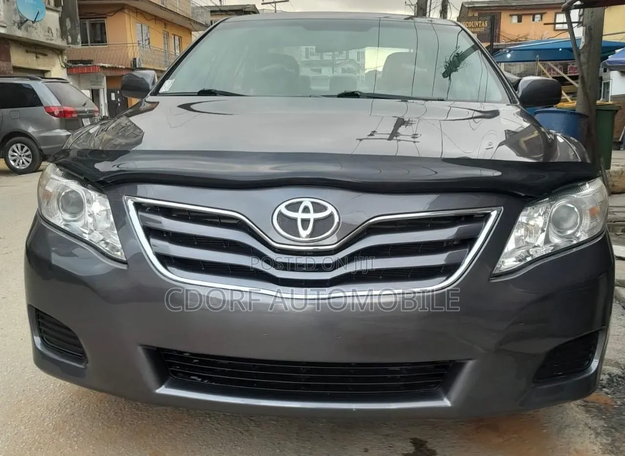 Toyota Camry 2011 Gray