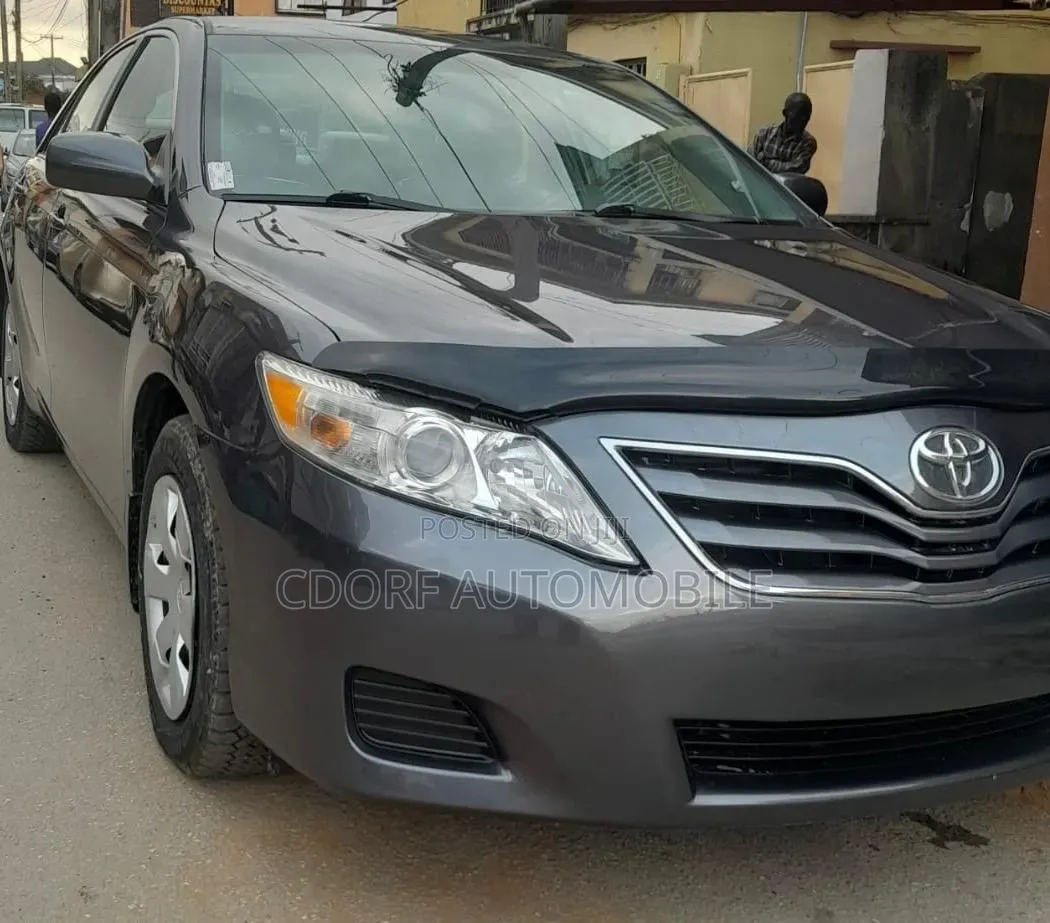 Toyota Camry 2011 Gray