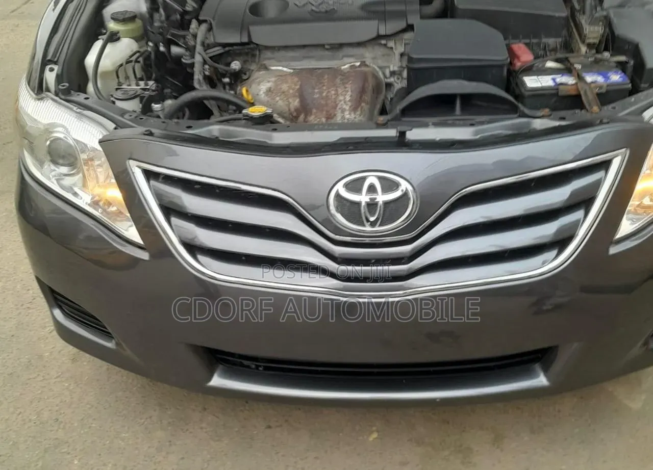 Toyota Camry 2011 Gray