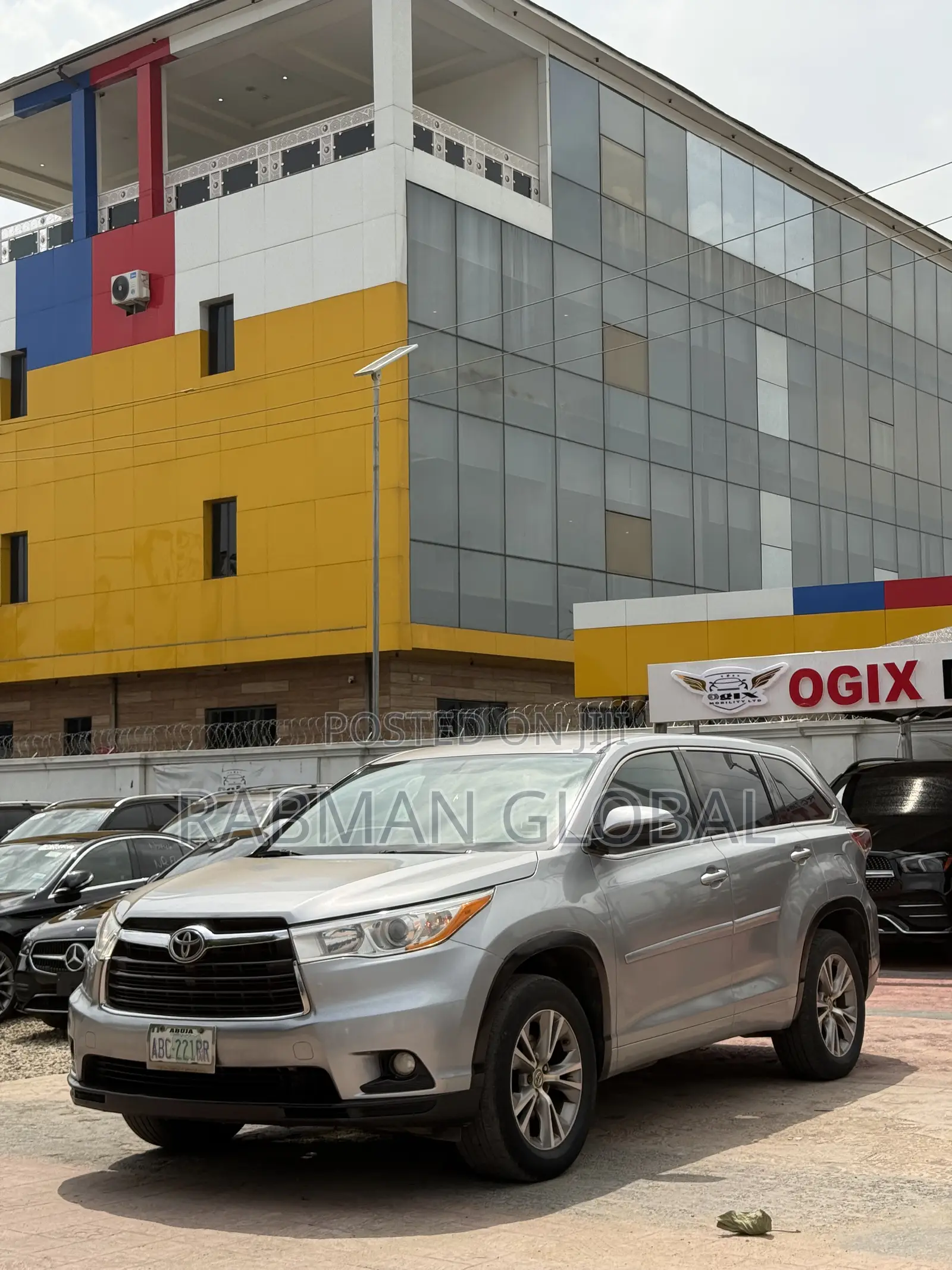 Toyota Highlander LE 4dr SUV (3.5L 6cyl 6A) 2014 Gray
