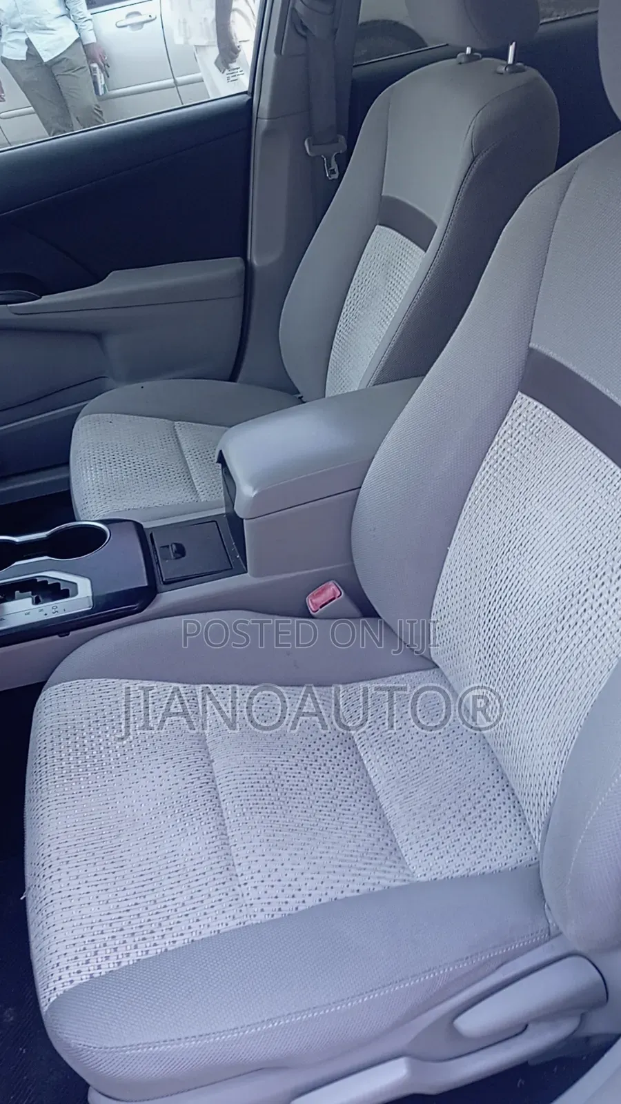 Toyota Camry LE 4dr Sedan (2.5L 4cyl 6A) 2013 White