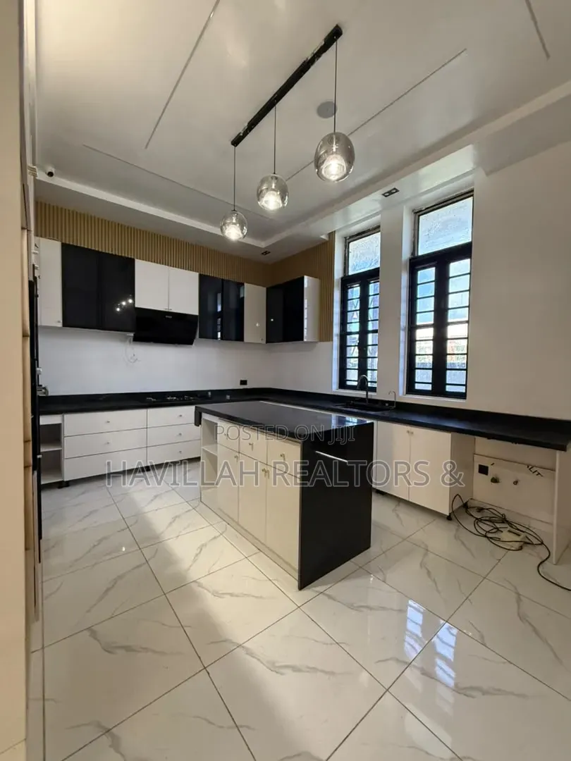 5bdrm Duplex in VGC / Ajah for sale