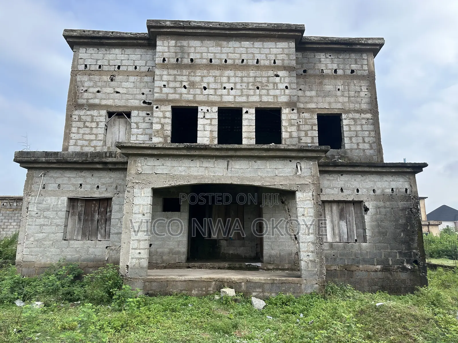 4bdrm Duplex in Seman Estate, Lugbe District for sale