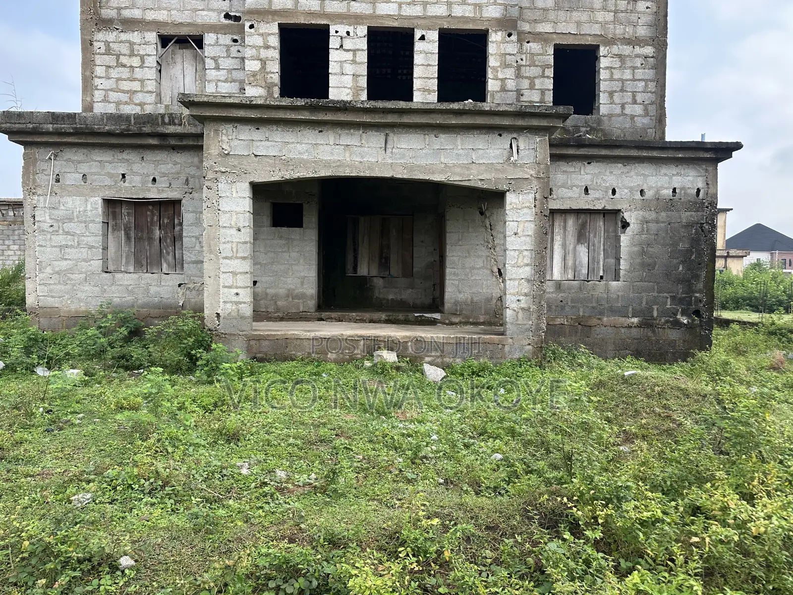 4bdrm Duplex in Seman Estate, Lugbe District for sale