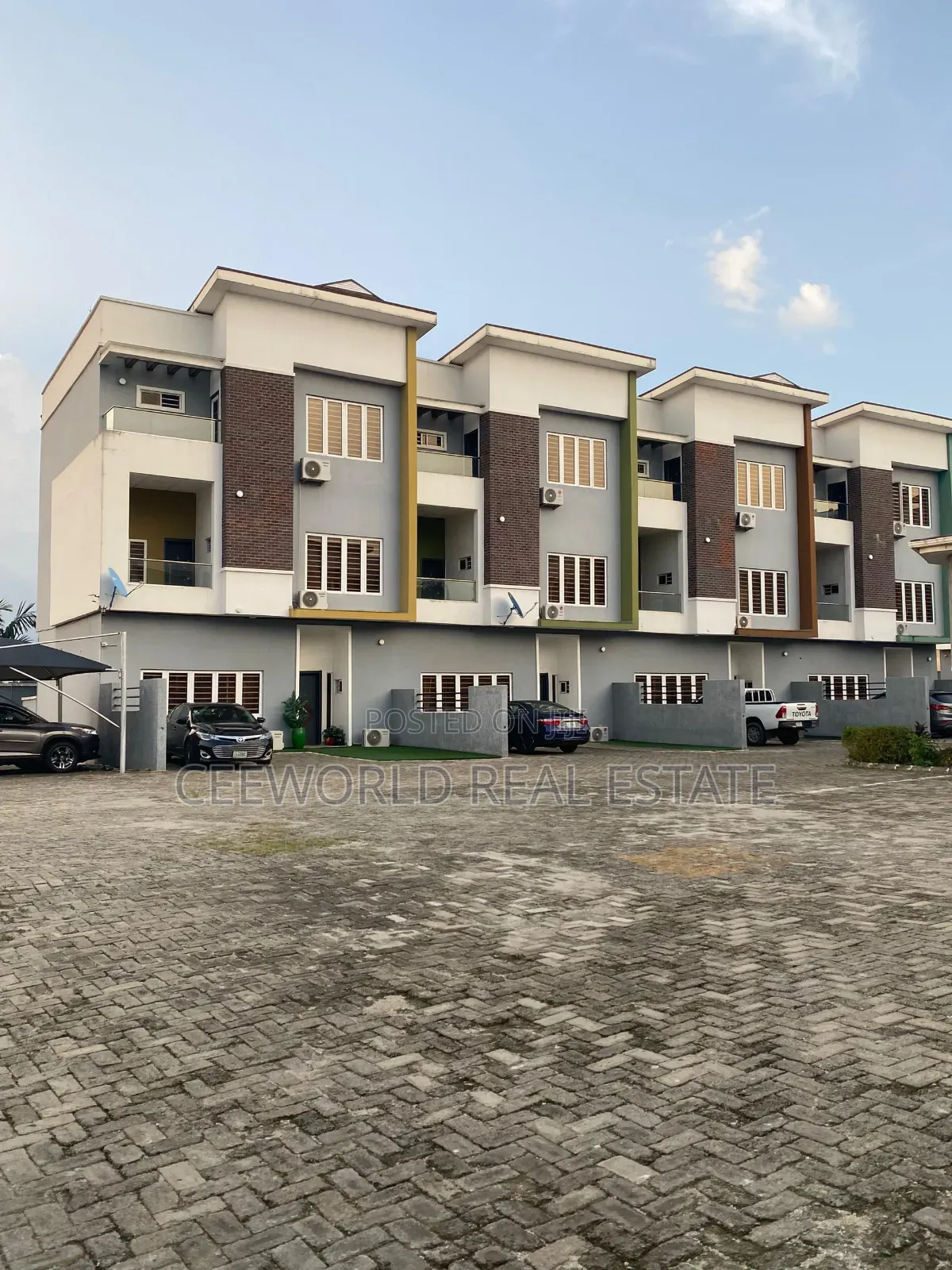 5bdrm Duplex in Iyaganku Gra, Iyanganku for rent