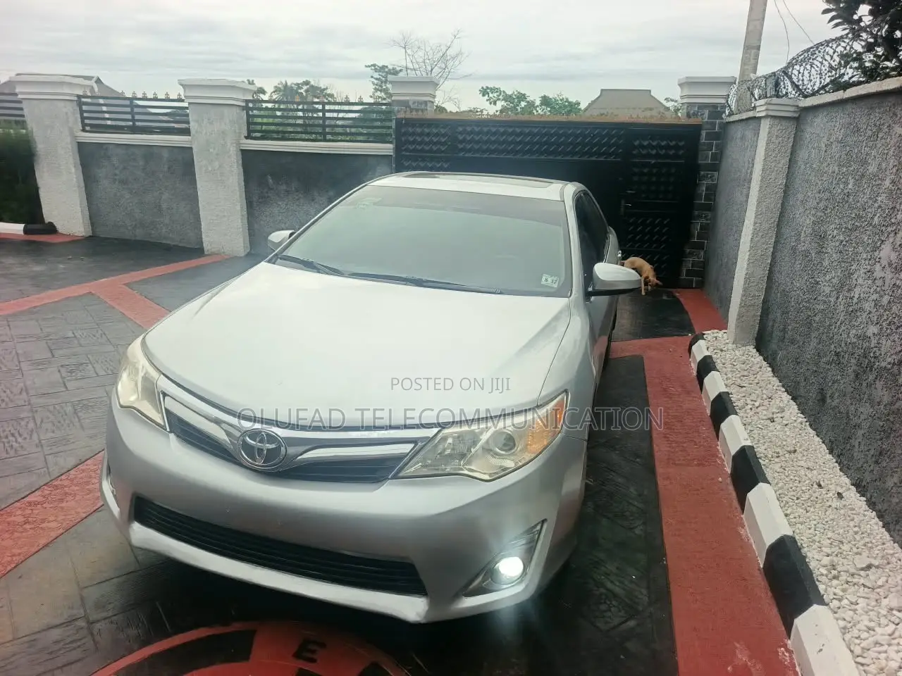 Toyota Camry XLE 4dr Sedan (2.5L 4cyl 6A) 2013 Silver