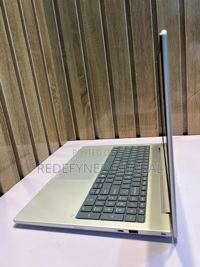 Laptop HP EliteBook 840 G10 16GB Intel Core i7 SSD 512GB