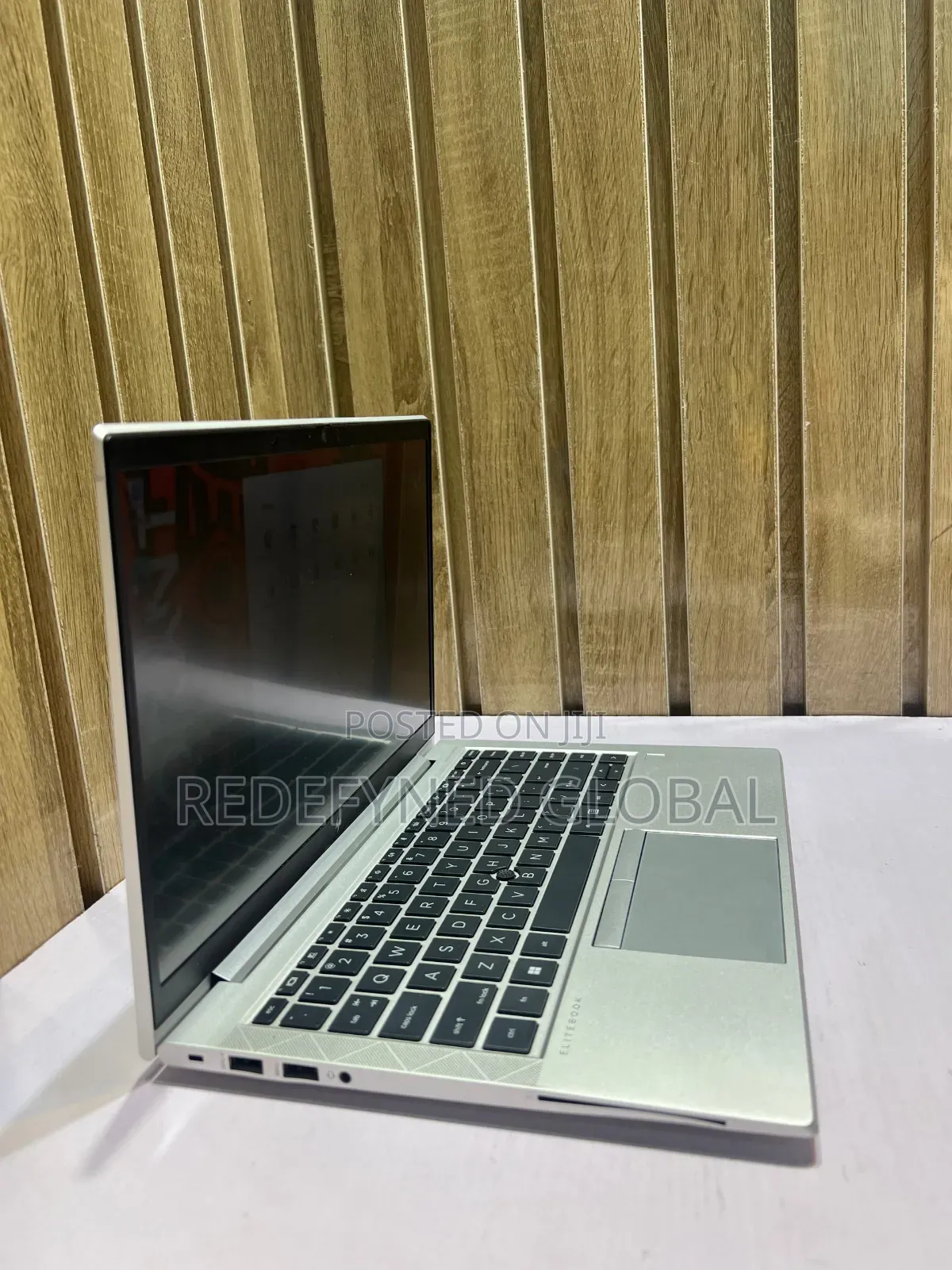 Laptop HP EliteBook 8 G1i 16GB AMD Ryzen 7 SSD 1T