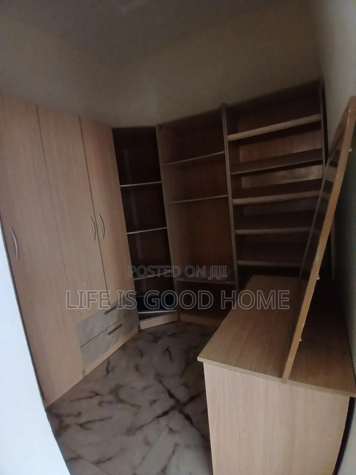 Studio Apartment in Ikota Villa for rent