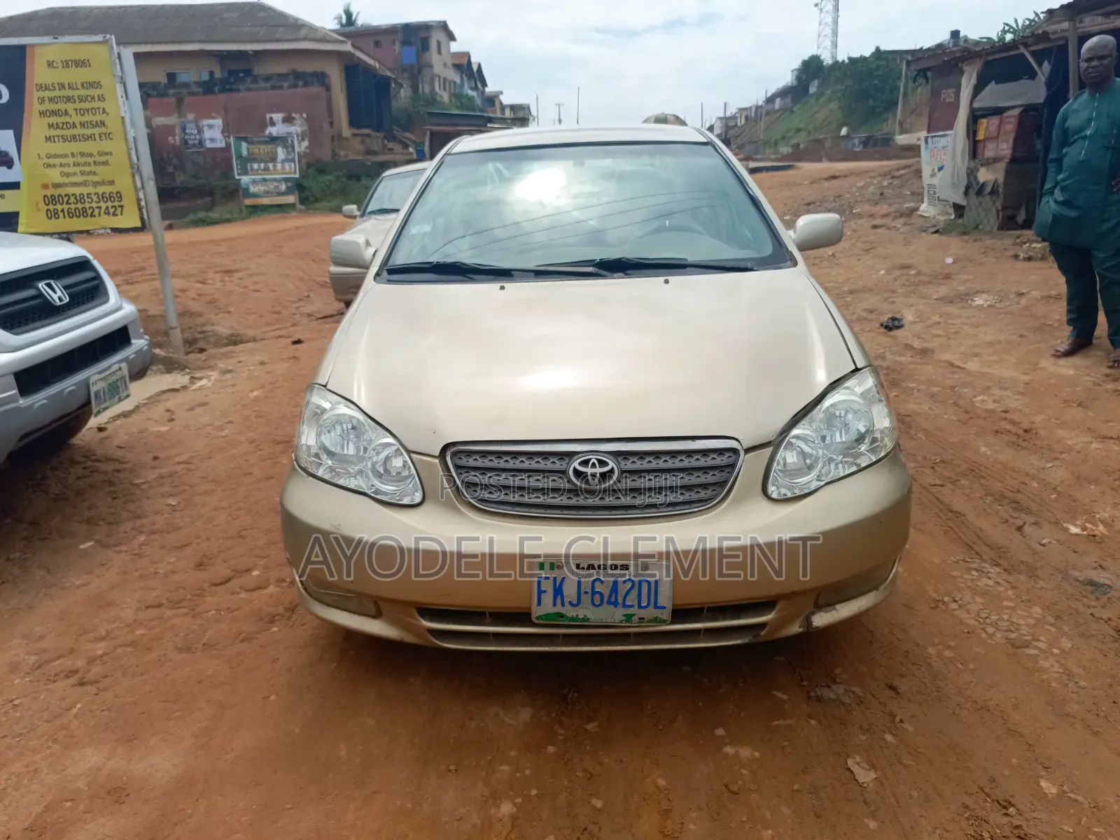 Toyota Corolla LE 2004 Gold