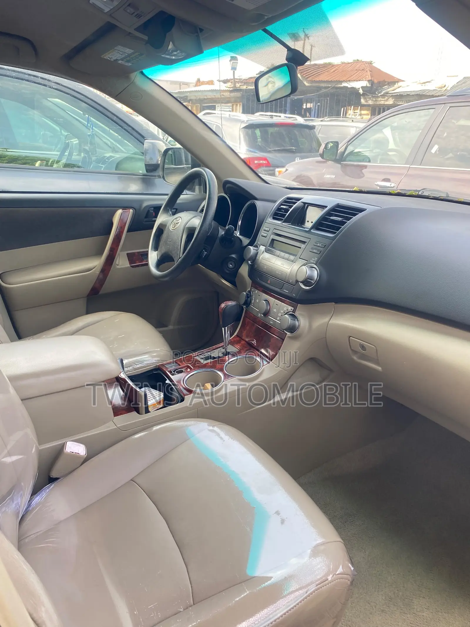 Toyota Highlander Limited 2010 Gold